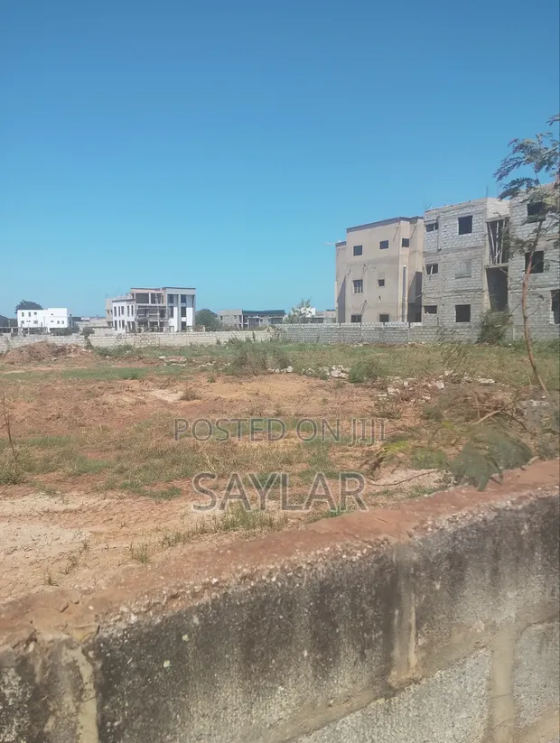 4 Plots by Sakumono Celebrity Golf Course for Sale - 1