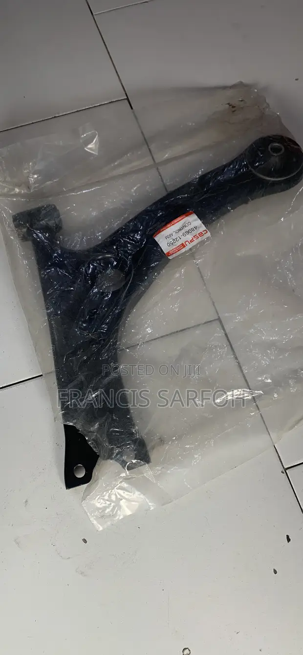 Toyota Corolla Lower Arms Pair (2008-2009) - 1