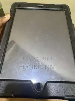 Apple iPad 9.7 (5th Gen) 128GB Silver
