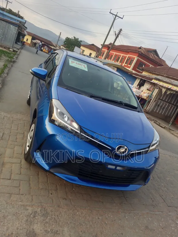 Toyota Vitz 1.3 AWD 5dr 2015 Blue - 1