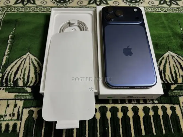 Apple iPhone 17 Pro Max 256GB Blue - 1