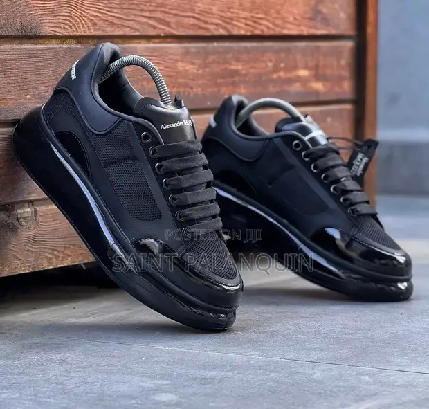 Alexander McQueen Low-Top Sneaker - Black - 1