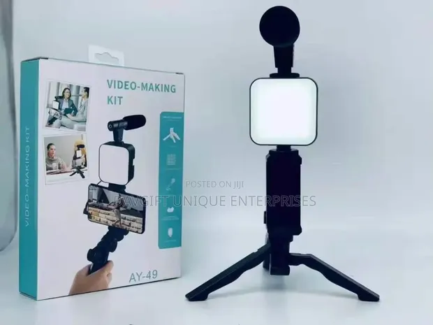 Original Vlogging Set with Mic, Remote, and Light - 1
