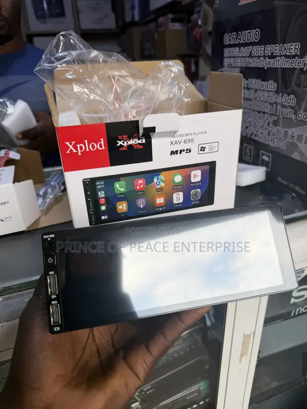 Single Face Full Touch Screen Car Tape with Reverse Camera & CarPlay - 1