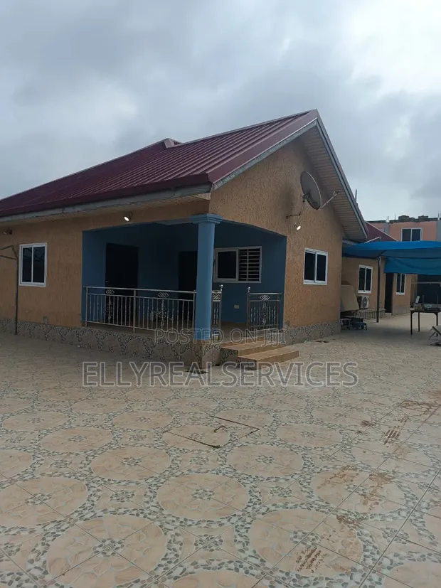 4 Bedroom House for Sale in Oyarifa - 1