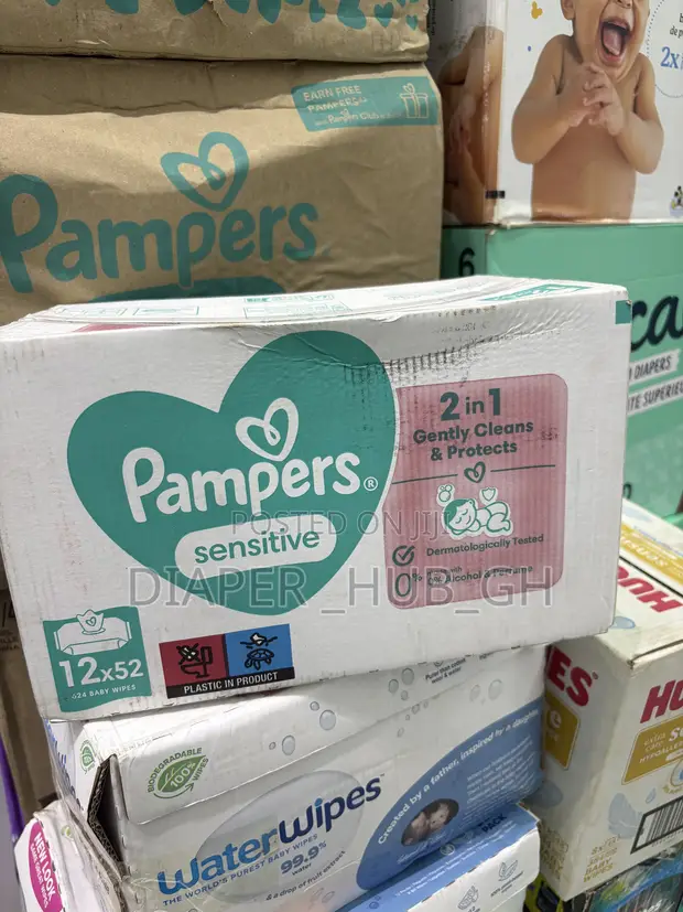 Pampers Baby Wipes Sensitive, 12 x 52 Per Box - 1