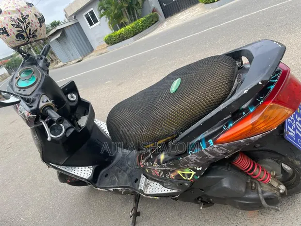 Yamaha Gear 2023 Scooter - Black - 1