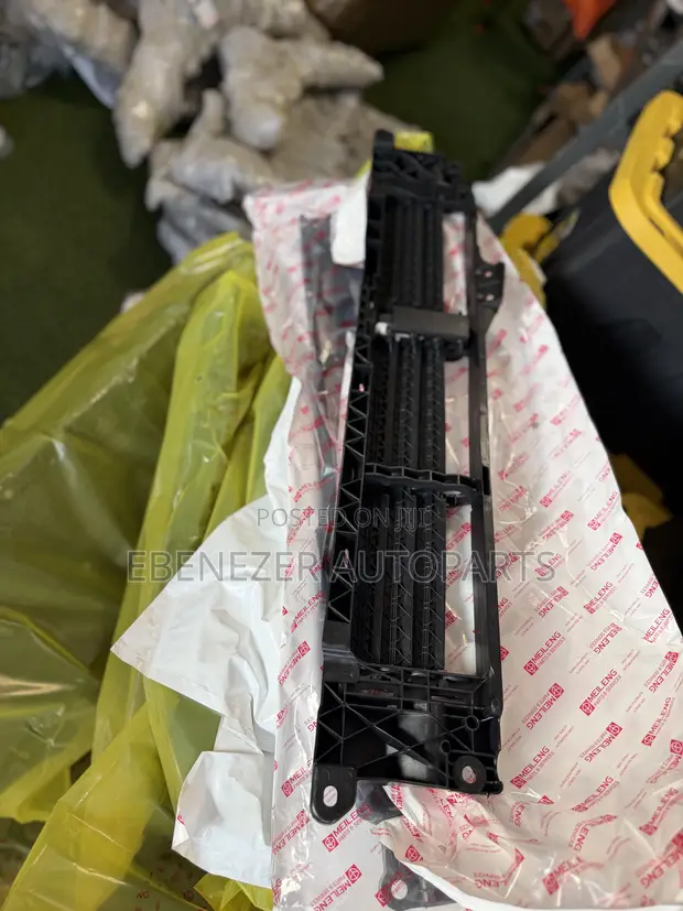 Honda CR-V 2026 Shutter Grille with Motor - 1