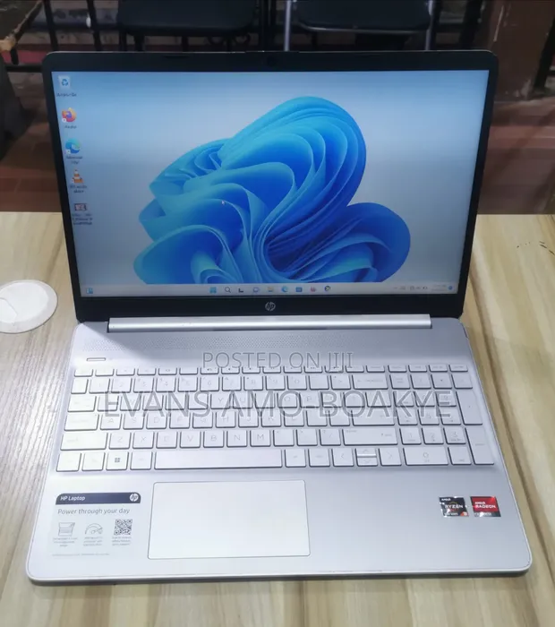 HP 15 Laptop: AMD Ryzen 3, 16GB RAM, 256GB SSD - 1