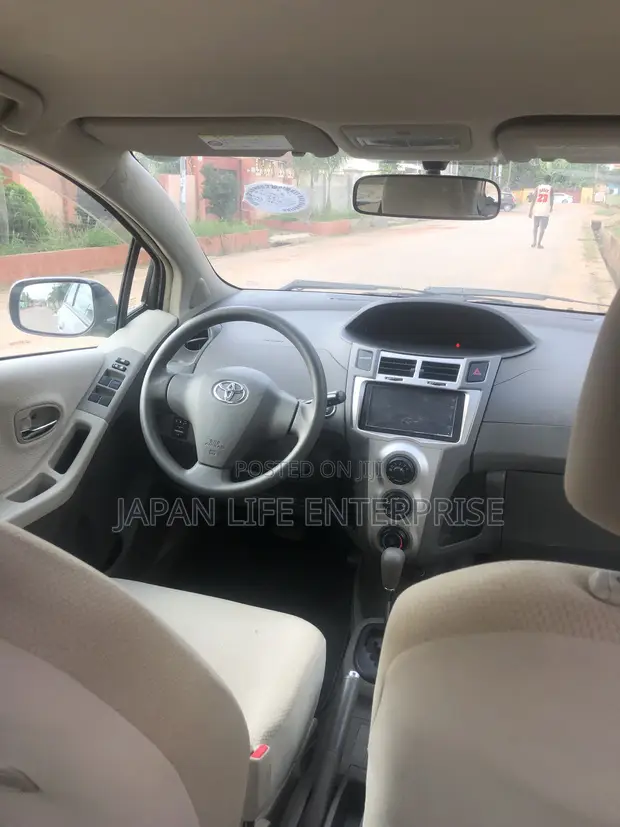 Toyota Belta 2011 White - 1