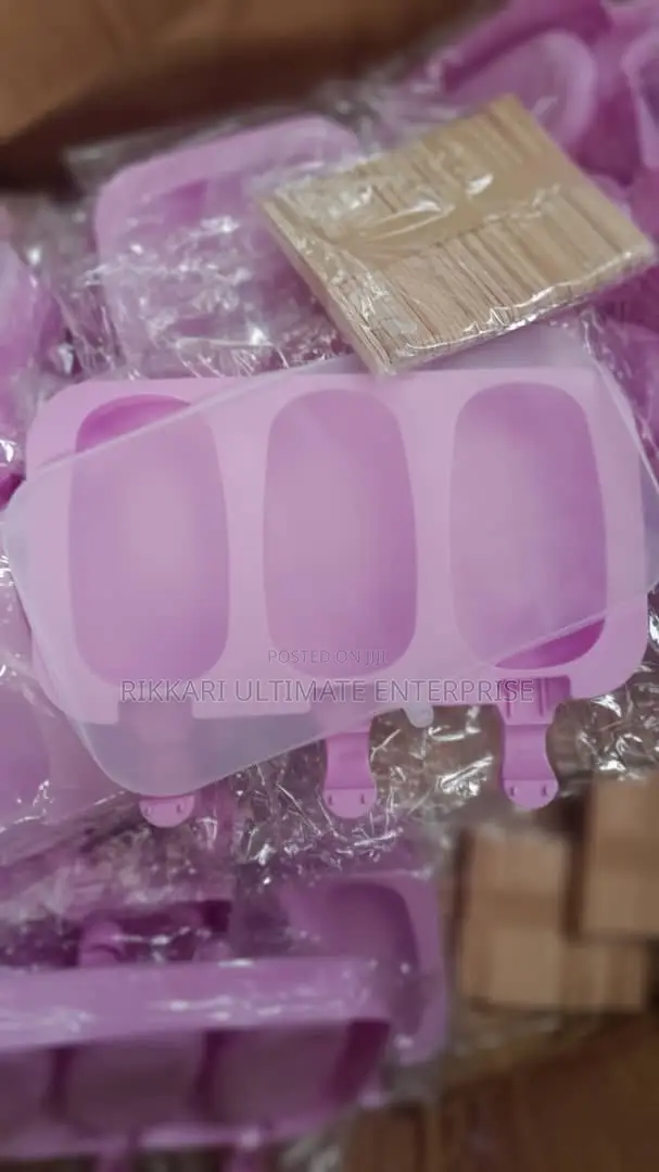 3-Cavity Silicone Popsicle Mold with Lid & Sticks - 1
