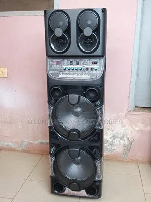 BluCube Digital Audio Bluetooth Speaker with Wireless Mic