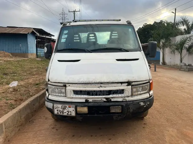 Iveco Daily 2005 Tow Truck - 1