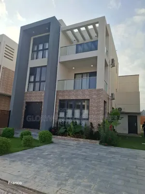 Furnished 5-Bedroom Duplex in Sakumono for Sale