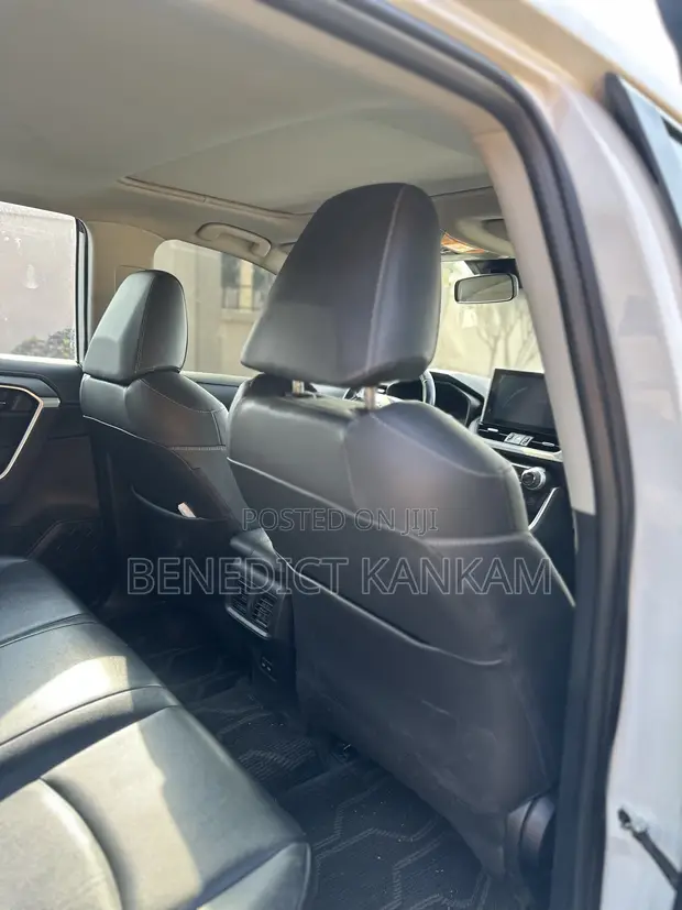 2023 Toyota RAV4 Limited FWD White - 1