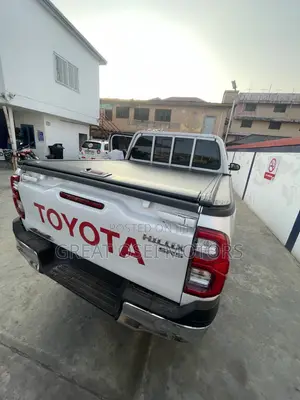 Retractable Bucket Cover for All Pickup Trucks