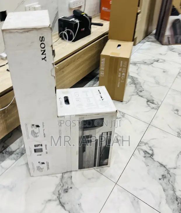 Sony HT-S40R 600W 5.1ch Home Theater Soundbar System - 1