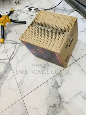 JBL PartyBox Encore Essential - 2 Microphones