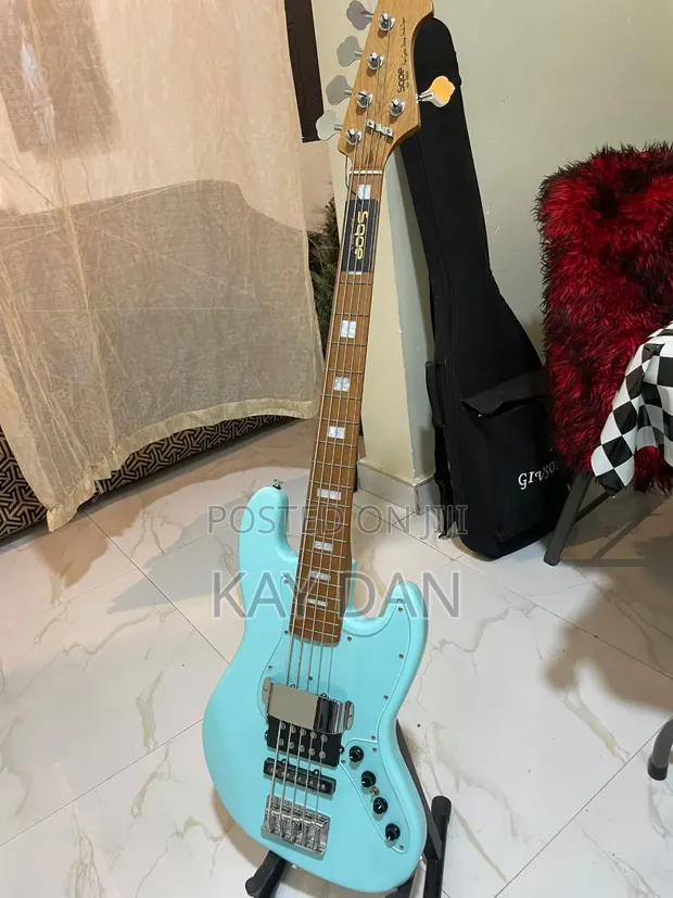 Sqoe Active 5-String Bass Guitar - 1
