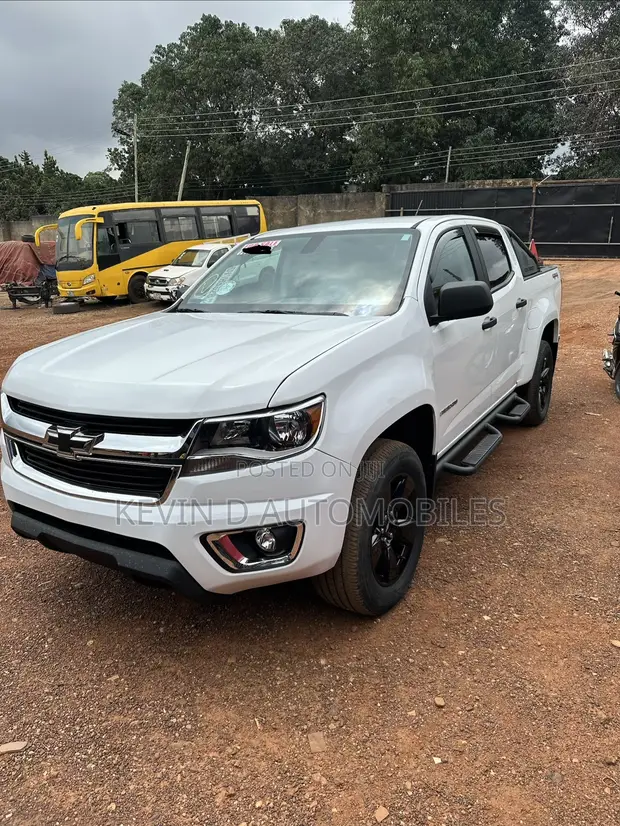Chevrolet Colorado 2020 White - 1