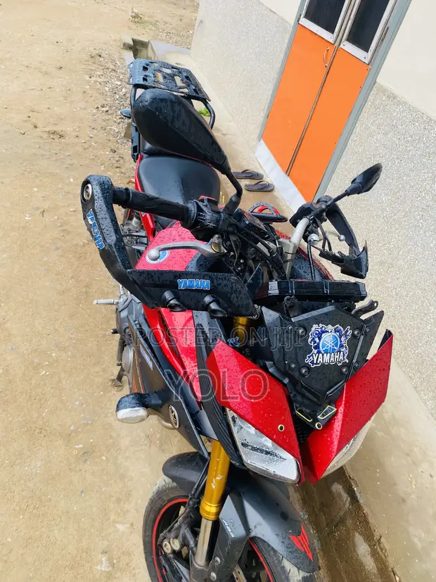 Yamaha MT-09 Tracer 2018 - 1