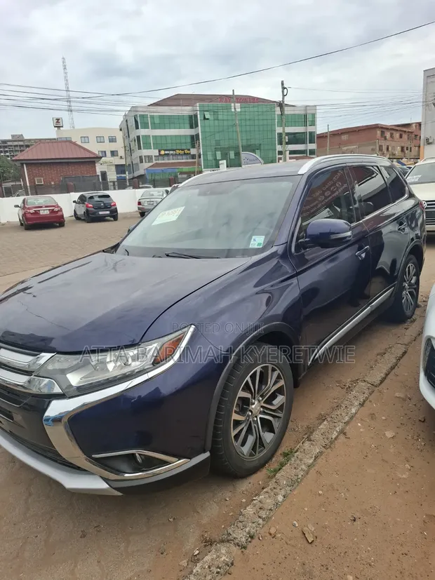 Mitsubishi Outlander 2018 Blue - 1