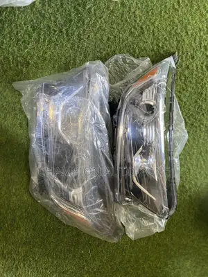 Honda CR-V 2017-2022 Headlight Pair (Brand New)
