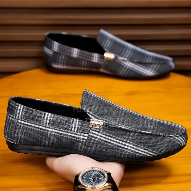 Nike Casual Canvas Shoes - 1