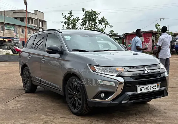 Mitsubishi Outlander 7-Seater for Rent - 1