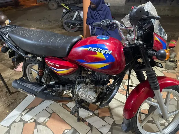 Bajaj Boxer 125 2025 Red - 1