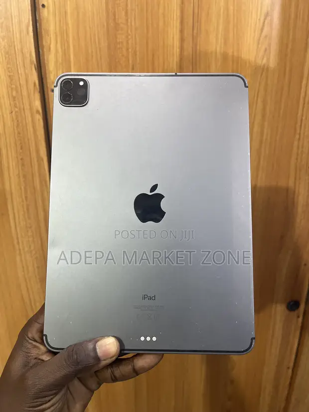 Apple iPad Pro 12.9 (2020) 128GB Gray - 1