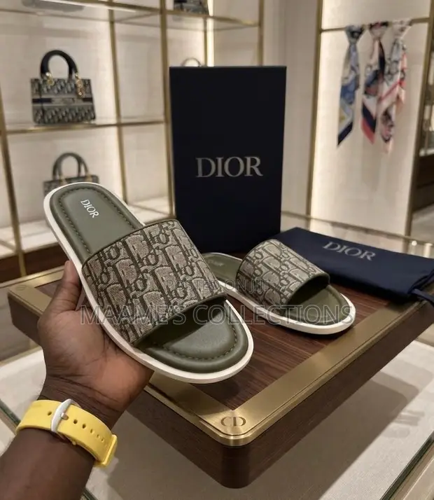 Textured Leather Dior Men's Slide Sandals - 1