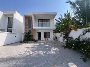 4 Bedroom Duplex for Rent in East Legon, American House