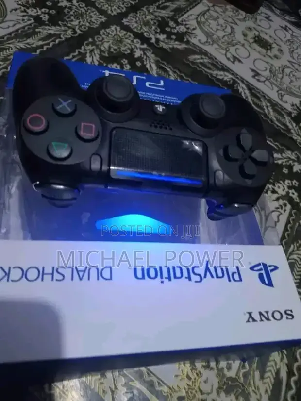 Original Sony PS4 Controller - 1