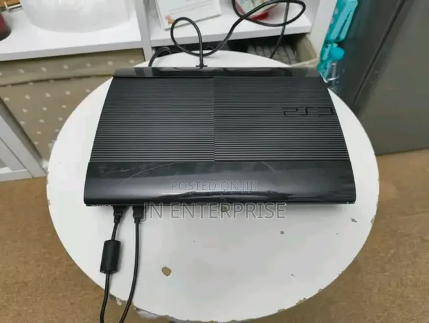 PlayStation 3 Super Slim 320GB - 1