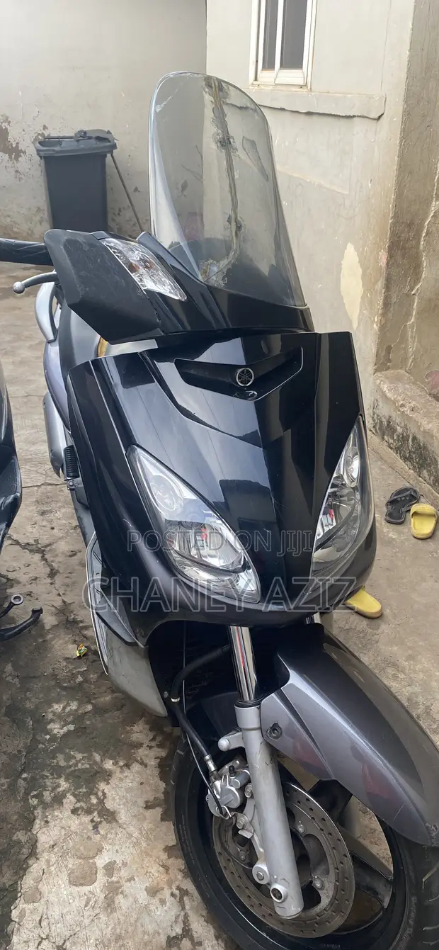 Yamaha V Max 2024 Black - 1