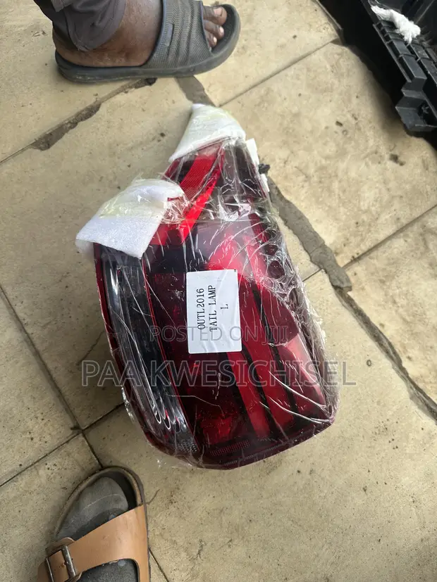 Mitsubishi Outlander Tail Light (2017-2020) - 1
