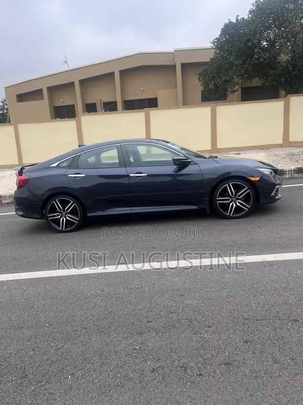 Honda Civic Touring Sedan 2019 Black - 1