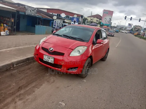 Toyota Vitz 2010 Red - 1