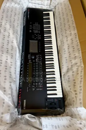 Yamaha Montage M8X 88-Key Synthesizer + Free Tower Keyboard Stand