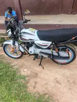 Bajaj Boxer 125 2026 White - 1