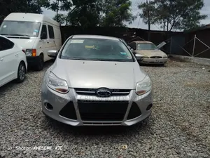 Ford Focus 2014 Silver Hatchback