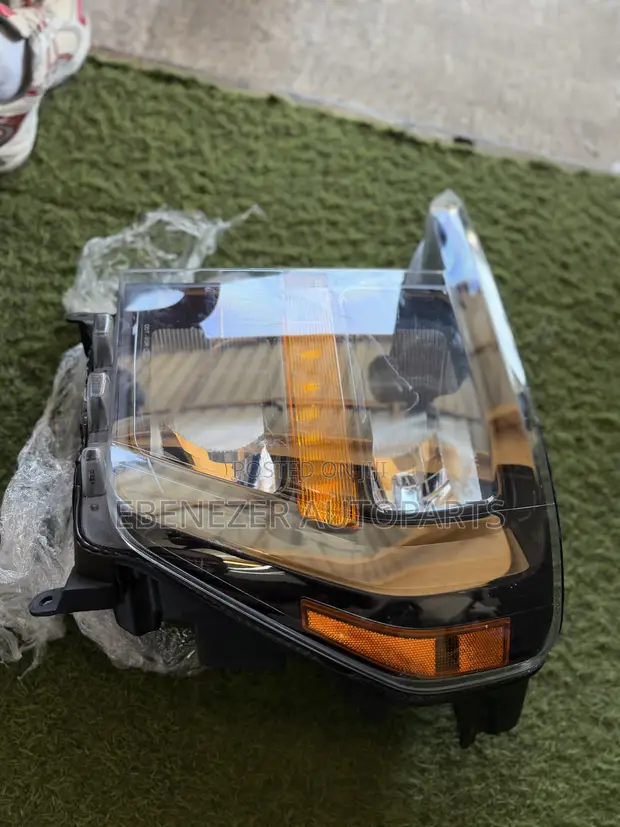 Ford F-150 Headlights (2021-2023) - 1