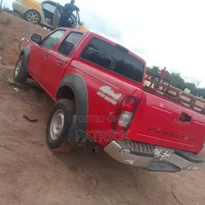 Nissan Frontier Standard 4x2 King Cab 2003 Red