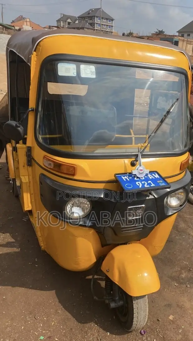 Bajaj RE 2023 Yellow - 1