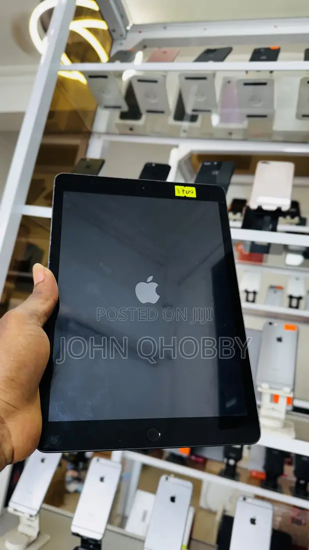 Apple iPad 10.2 (2019) 32GB Black - 1