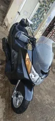 Suzuki Burgman 400 Scooter (2007) - 4
