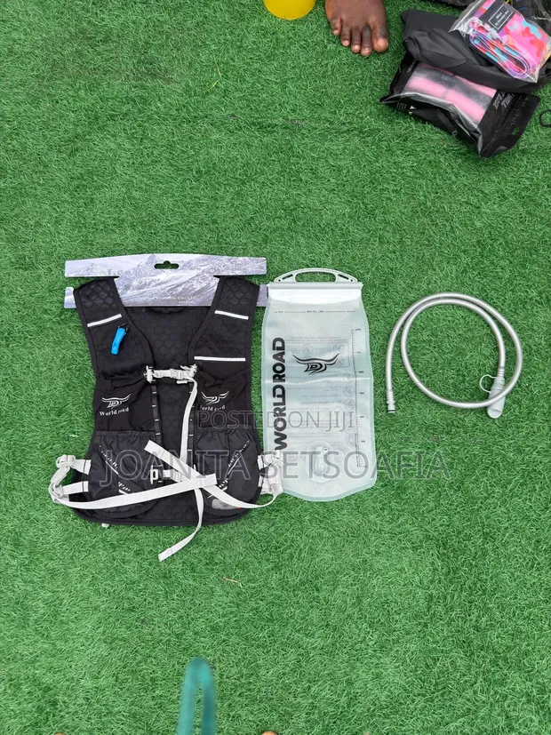 Running Vest with Bottle and Tube - 1