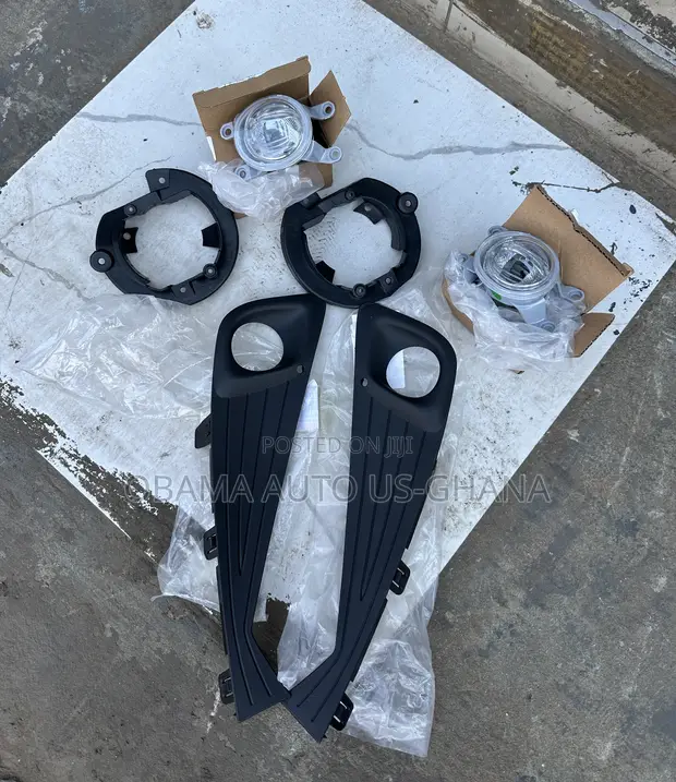 Toyota C-HR Fog Light Covers Set (2020-2024) - 1