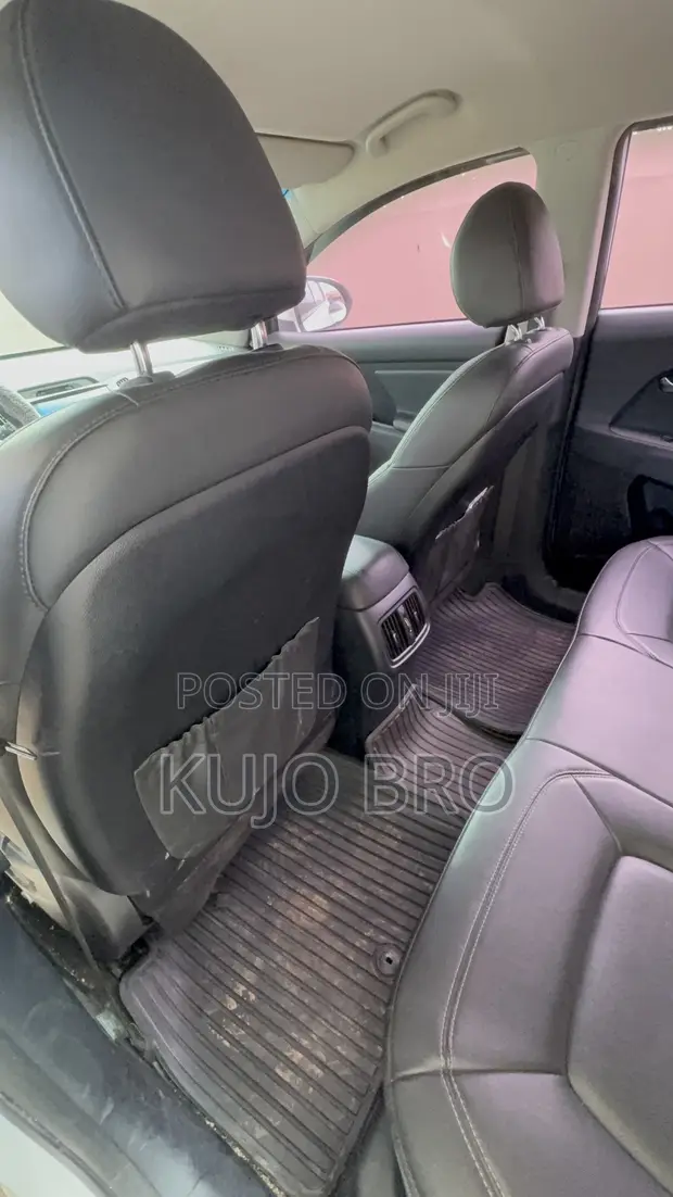 Kia Sportage 2013 White - 1